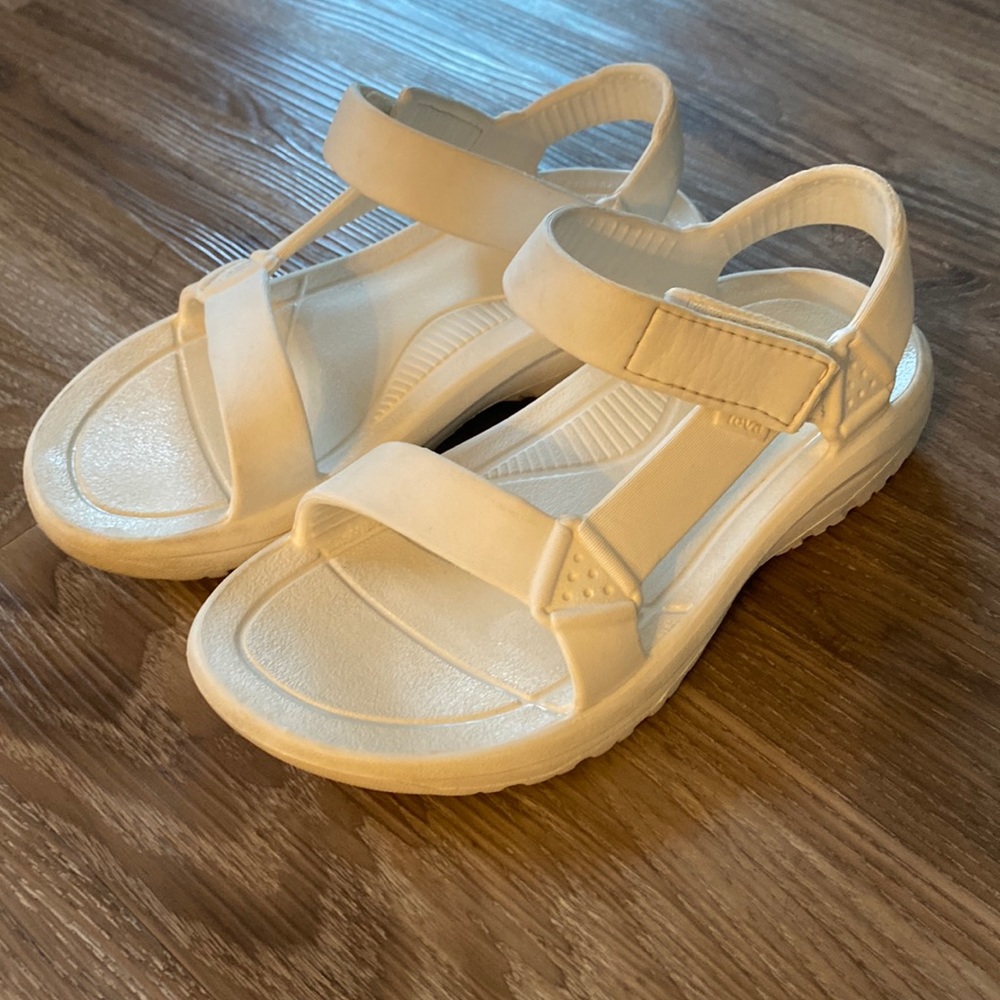 Teva Hurricane Drift shoes